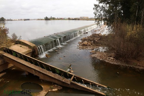 Azud Badajoz inventario de barreras naturgis extremadura